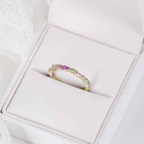 luxusní prsten s kameny
