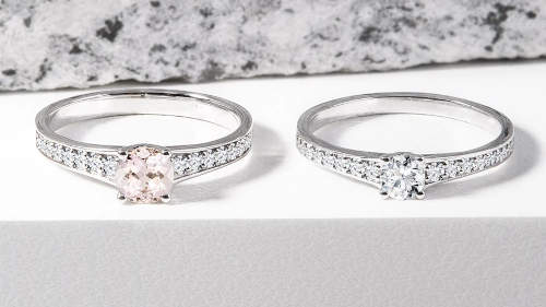 Luxusní romantické zásnubní prsteny z bílého zlata