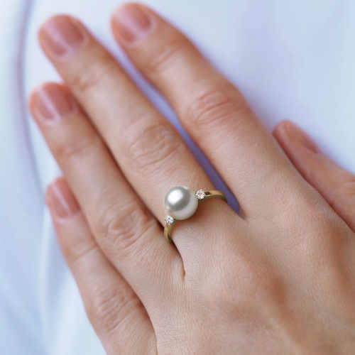 prsten s perlou a diamanty