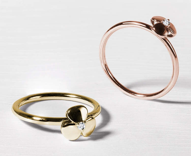 Prsten je k dostání ve variantě z růžového i žlutého zlata